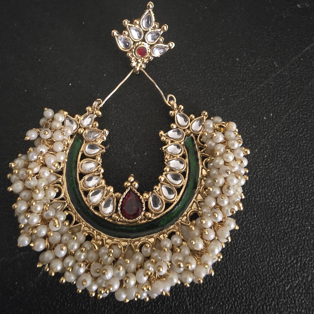 Elegant Gold and Green Pearl Earring (Only 1)